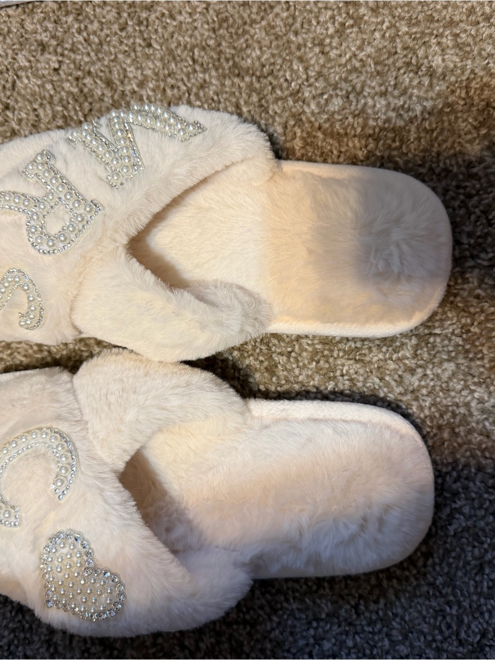 Plush Pearl-Embellished Cream Women's Slide Slippers
